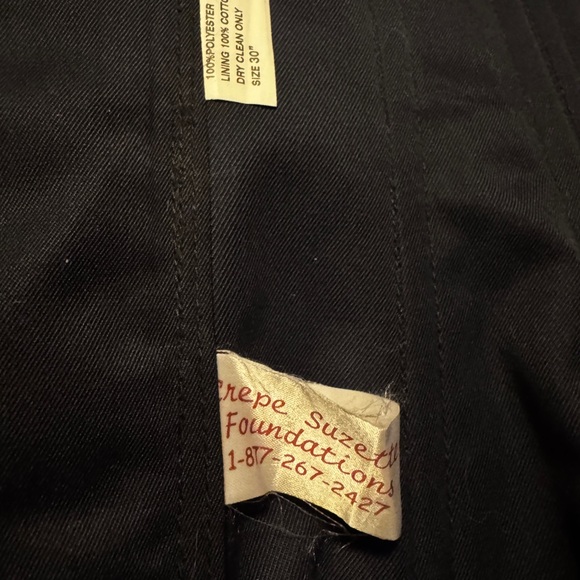 Pinstripe overbust corset, 30”, decent boning - Picture 3 of 3